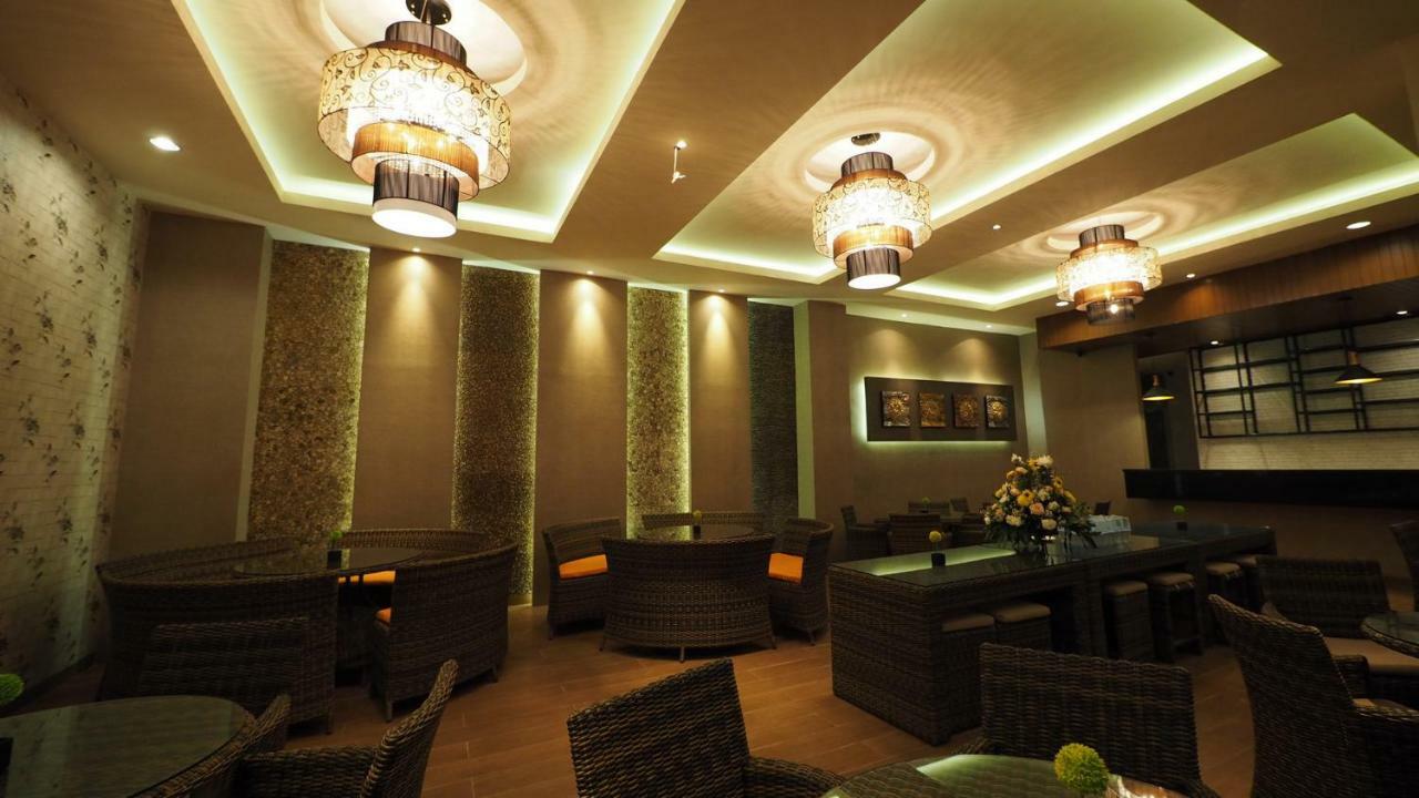 De Boutique Style Hotel Malang Ngoại thất bức ảnh