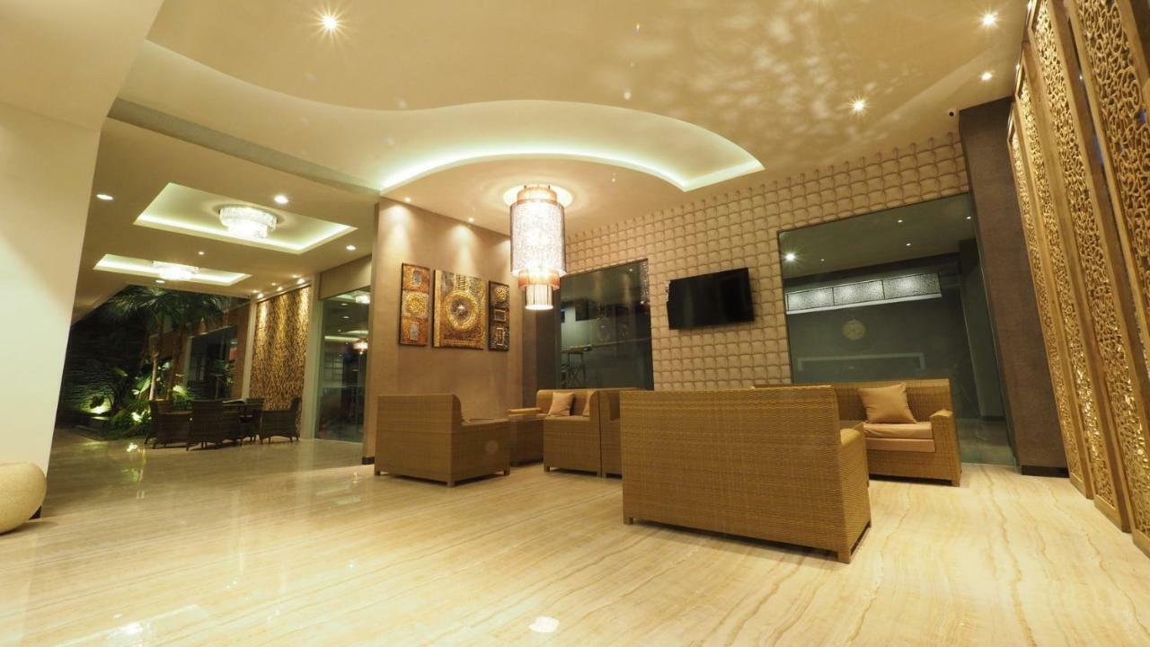 De Boutique Style Hotel Malang Ngoại thất bức ảnh